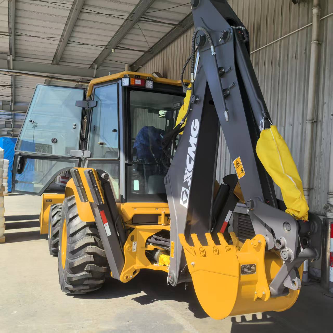 XCMG XE215D