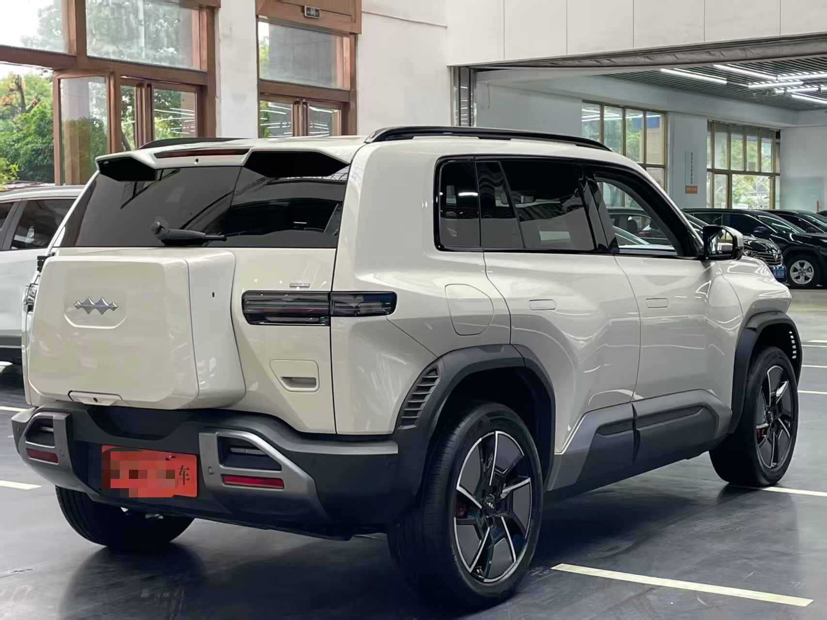 Titanium 3 – Rear 3/4