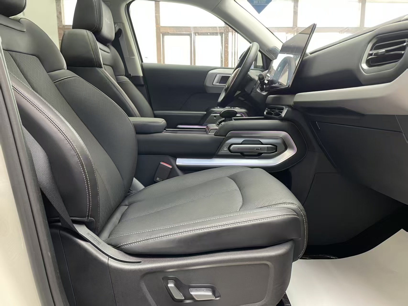 Titanium 3 – Front Seat